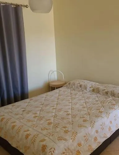 Stela \' S Guest House