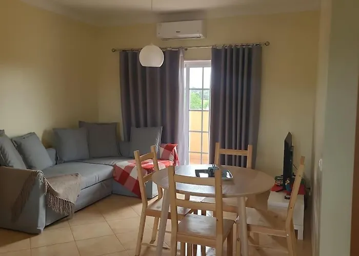 Stela \' S Guest House